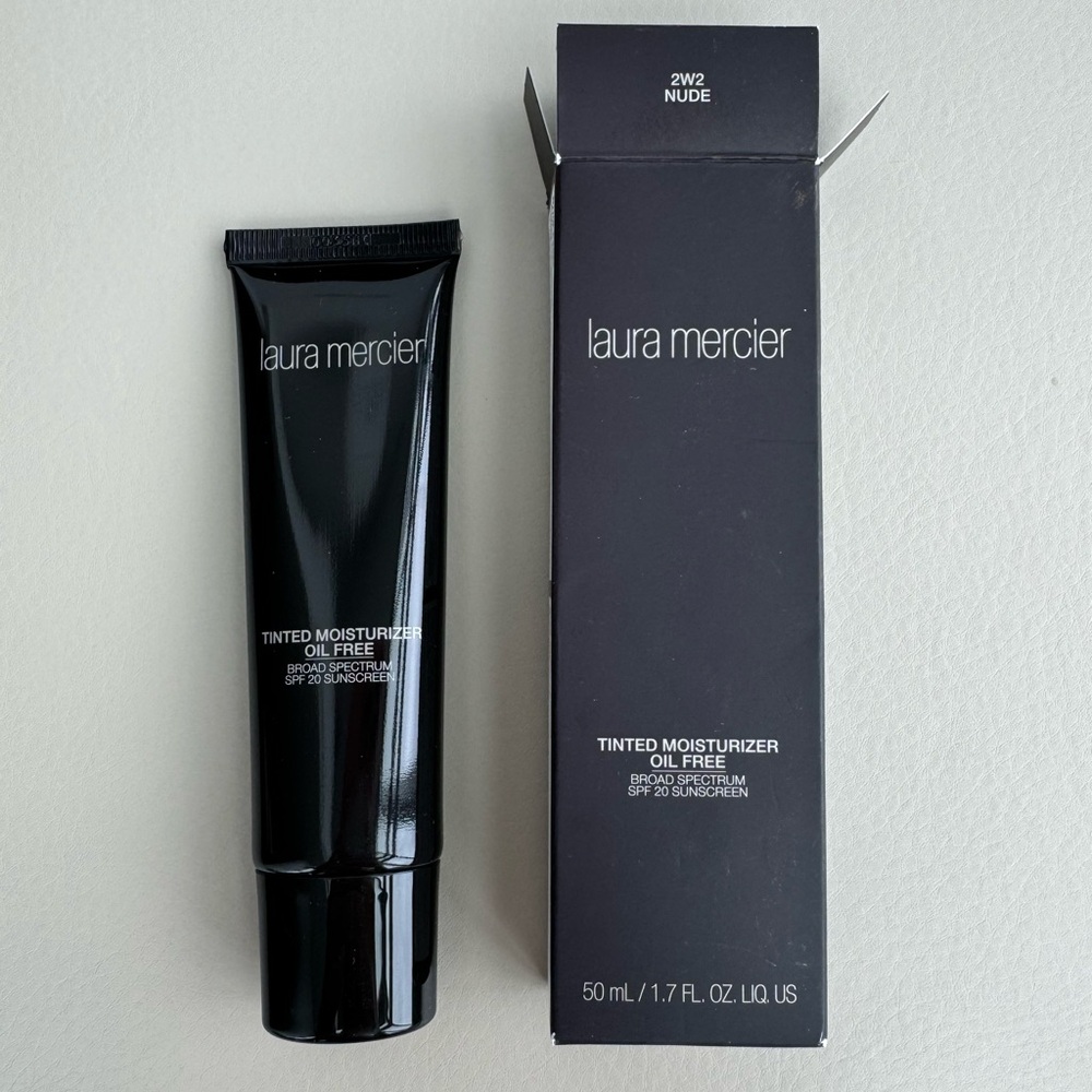 Laura Mercier Oil Free Tinted Moisturizer